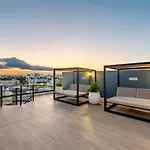 Oceanview 1-Br Beach Condo